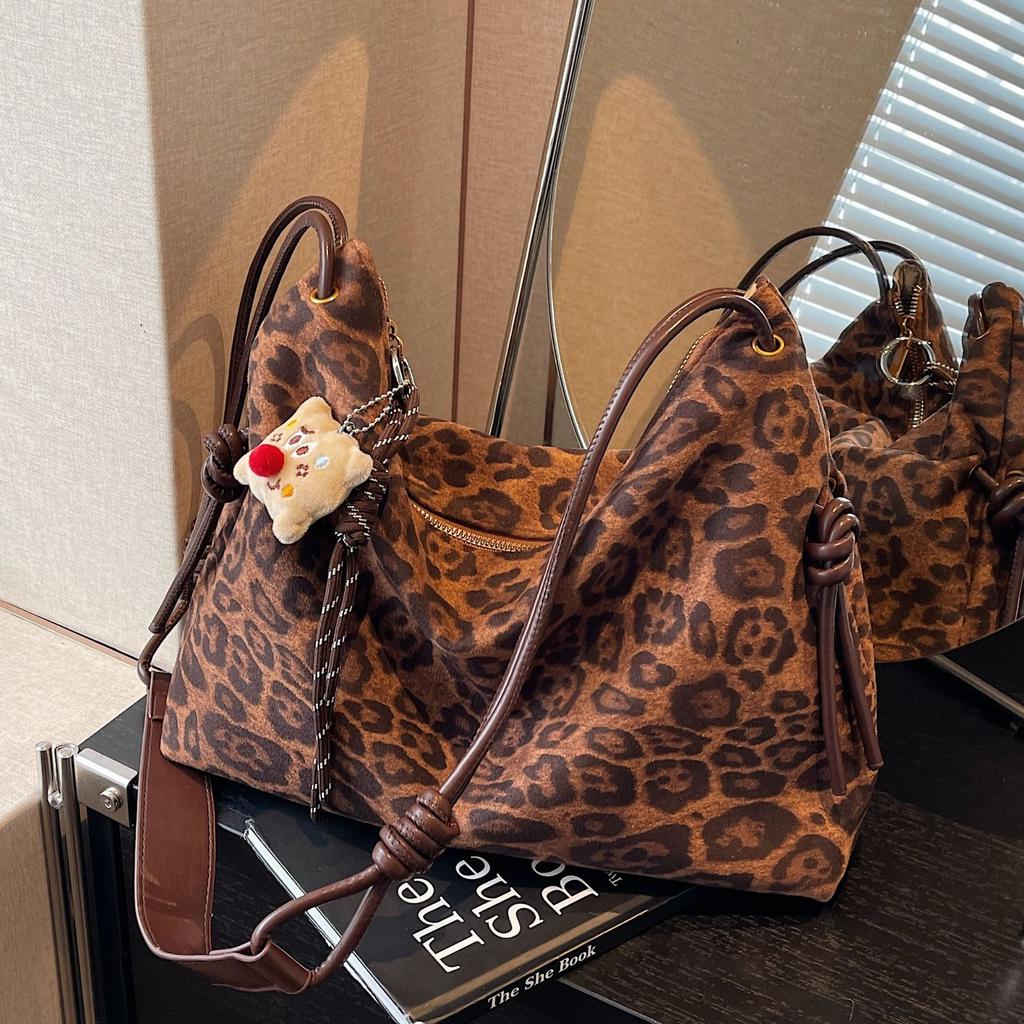 Retro Leopard Print Tote Bag Women'S Autumn Fashionable Simple Large-Capacity Shoulder Bag Commuter Women'S Bag