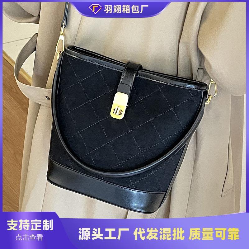 Popular Small Bag Women's Autumn and Winter New Matte Retro Messenger Bag Portable Bucket Bag