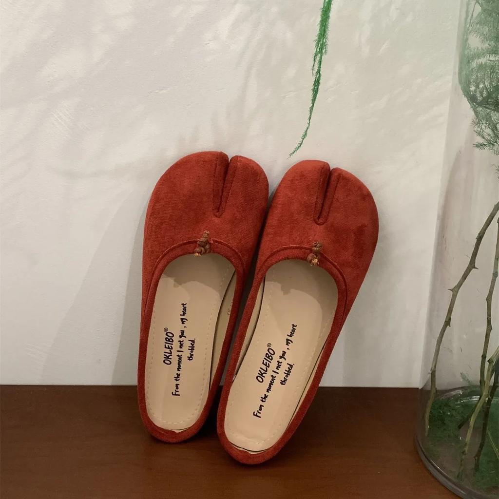 Fashion Retro Split-toe Shoes for Women, Suede Pig's Hoof Shoes, Soft-soled Closed-toe Half-slippers
