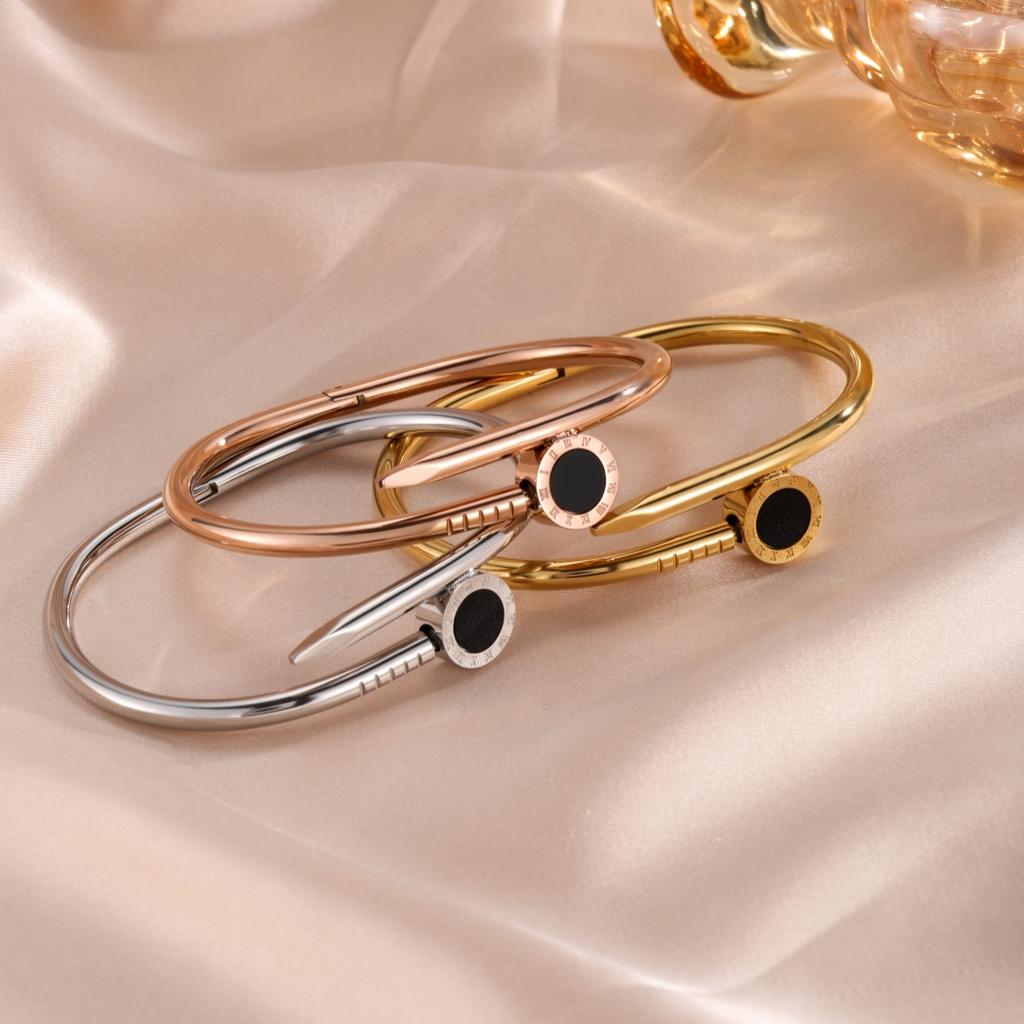 Htpwe Stainless Steel Roman Numeral Nail Bracelet Women's Plated 18k Gold Couple Holiday Gift Bracelet Party Daily Zircon