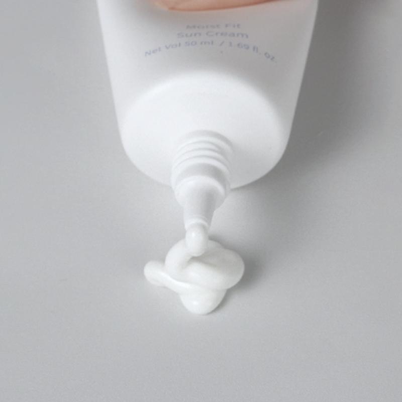 Eiio Moist Fit Krem przeciwsłoneczny SPF 50+/PA++++ 50ml (3 opcje)