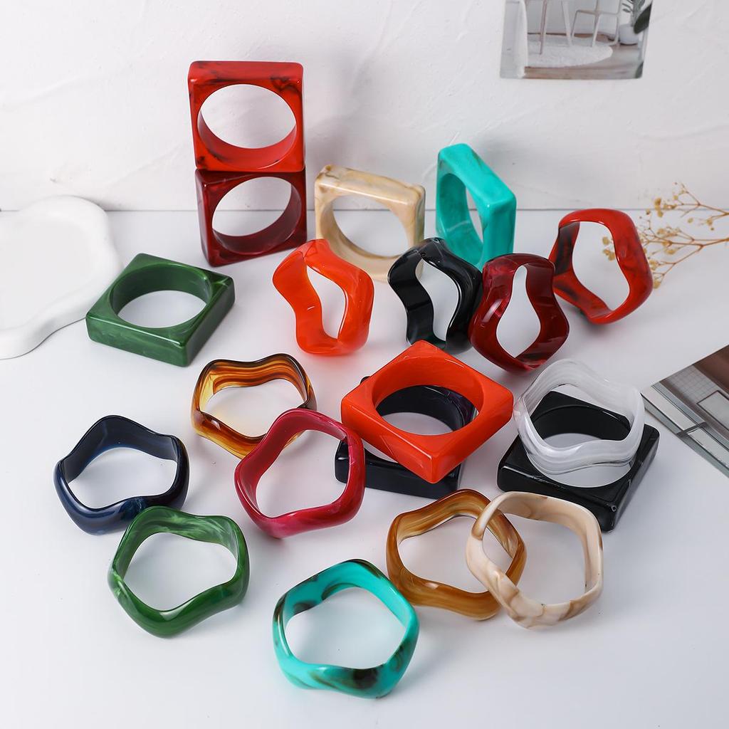 Acrylic Gradient Wave Wide Bracelet - Luxurious, High-End, Fashionable & Versatile Bracelet.