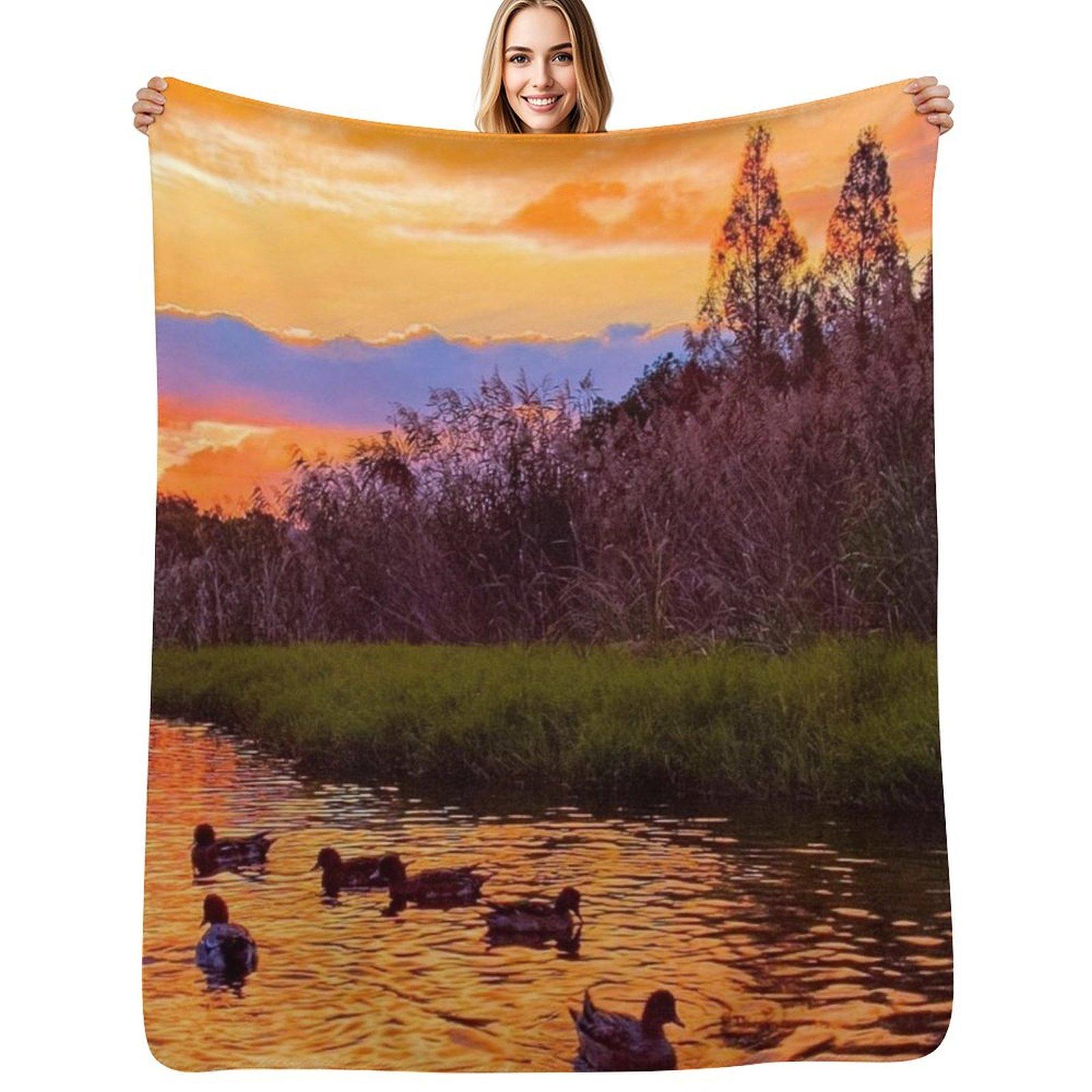 Sunset over the water Throw Blanket Elegant Warm Throw Blanket for Hotel Home Size: 75*100cm, Weight: 230 GSM