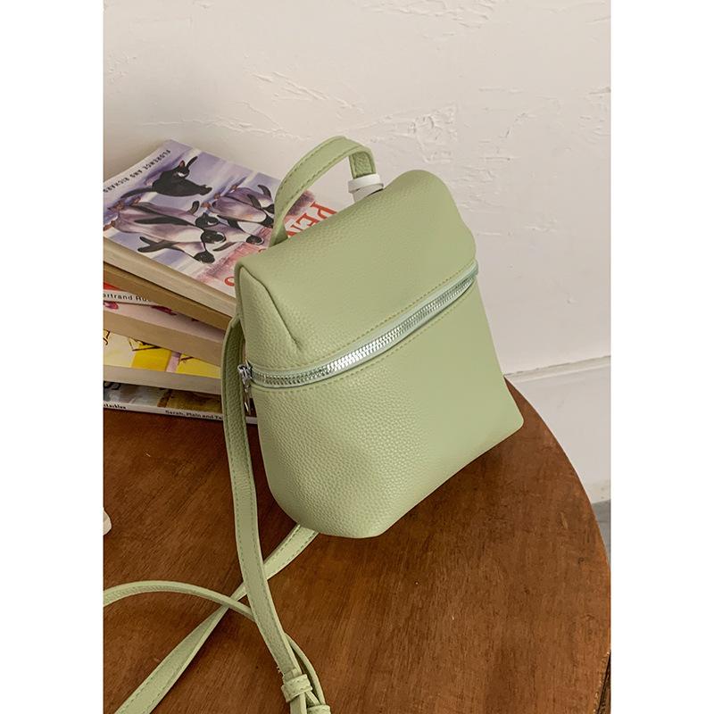 

Versatile simple messenger bag women s 2025 new fashionable lychee pattern small square bag high-end mobile phone bag