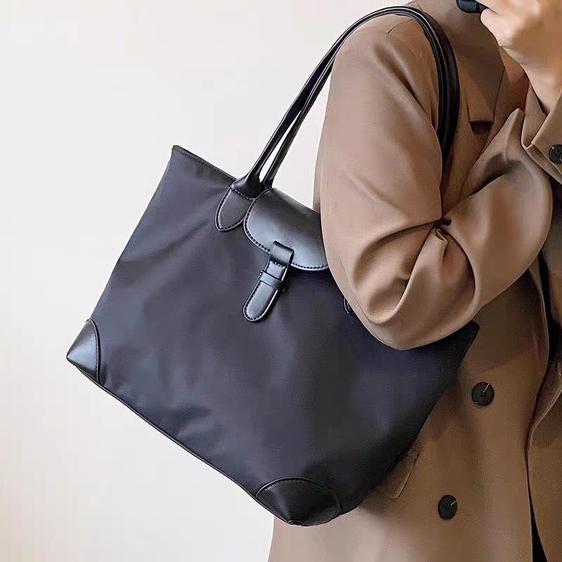 1 STÜCK Tasche mit großem Fassungsvermögen für Damen 2025 Neue Schultertasche für Pendler Große Tasche Studentenklasse Tasche Nylontuch Vielseitige Einkaufstasche