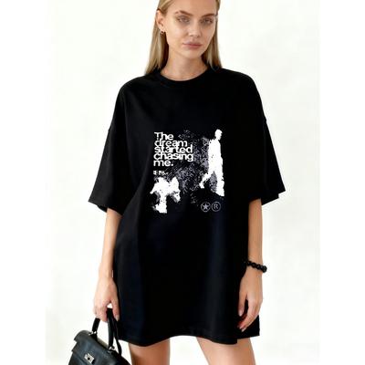 Oversize T-shirt Czarny Sen Zaczął Mnie Gonic Graficzny Nadruk Z Sylwetką I Tekstem Casualowy Streetwear Dla Kobiet