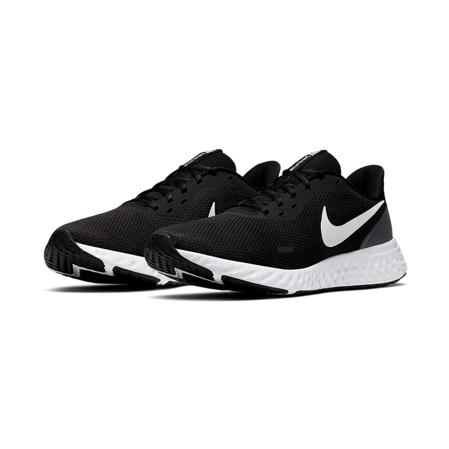 Nike Revolution 5 Svarte/Hvite Sneakers BQ3204-002