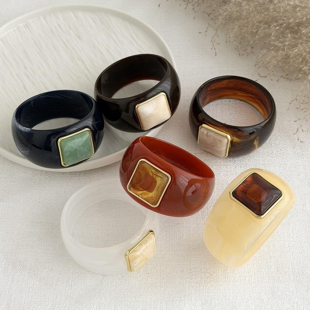 Solid Resin Wide Wrist Band Vintage Amber Amber Tone Bracelet Resin Bangle Street Photo Shoot