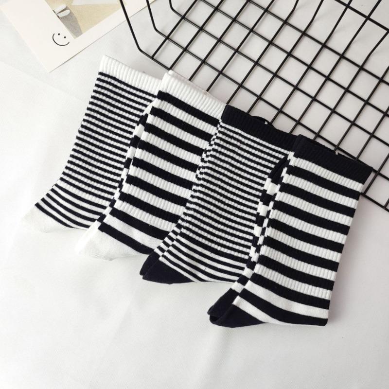 Female Spring and Autumn New Stripe Contrast Color Simple All Build Tube Socks