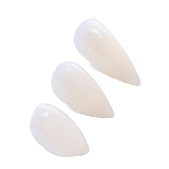 Ein Paar Halloween Cosplay Vampirzähne Werwolfzähne Kostüm Zähne