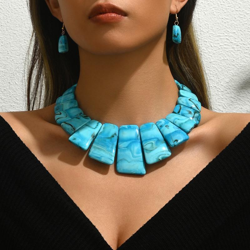 

Retro Three-piece Set Fashionable Personality Exaggerated Unique Resin Turquoise Clavicle Chain Earrings Exquisite Set бірюзовий колір синій