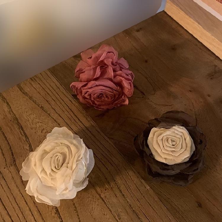 Contemporary Camellia Design Hair Claw Clip Practical Strong Grip Hairpin With Tulle Flower Embellishment