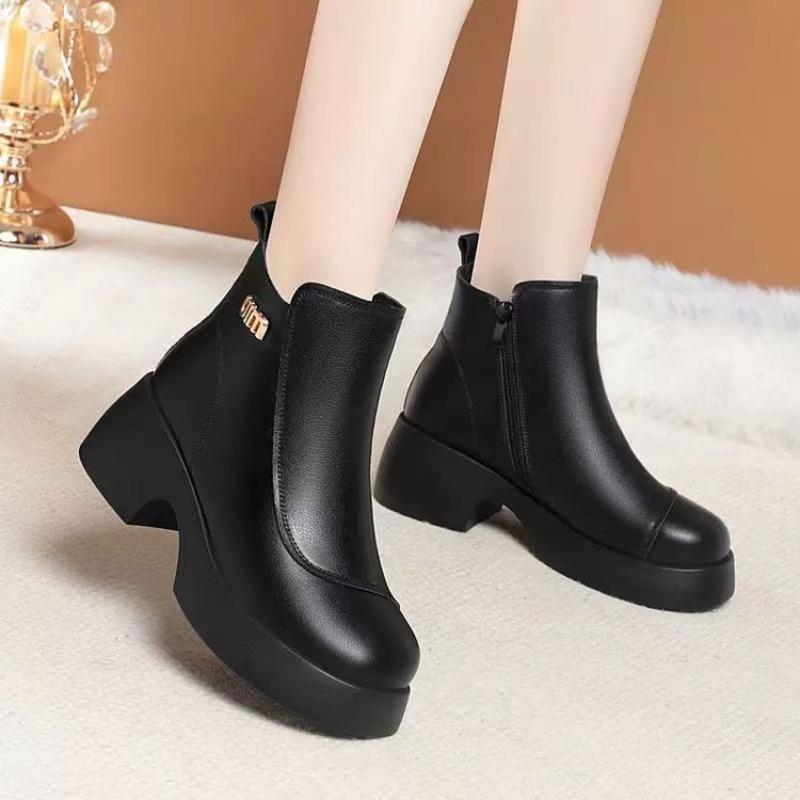 Thick-soled Short Boots Women's New Mother Warm Shoes Autumn and Winter Piled Thickened Leather Shoes Muffin Bottom Cold-proof Martin Boots