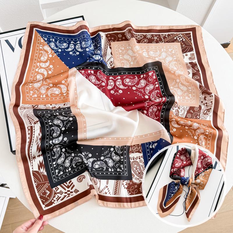 Damski jedwabny szalik w koreańskim stylu: Wszechstronny kwadratowy szalik z kamelią na wiosnę i jesień - do noszenia na szyi, na torebce lub we włosach