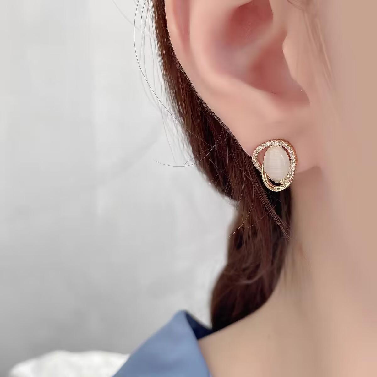 

S925 Silver Needle Cat s Eye Stud Earrings - French Luxury Design High-End Trend