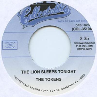 Disque 7 pouces TOKENS - Lion Sleeps Tonight / Tongiht I Fel COL35107 Objets de collection 1969 US Pop