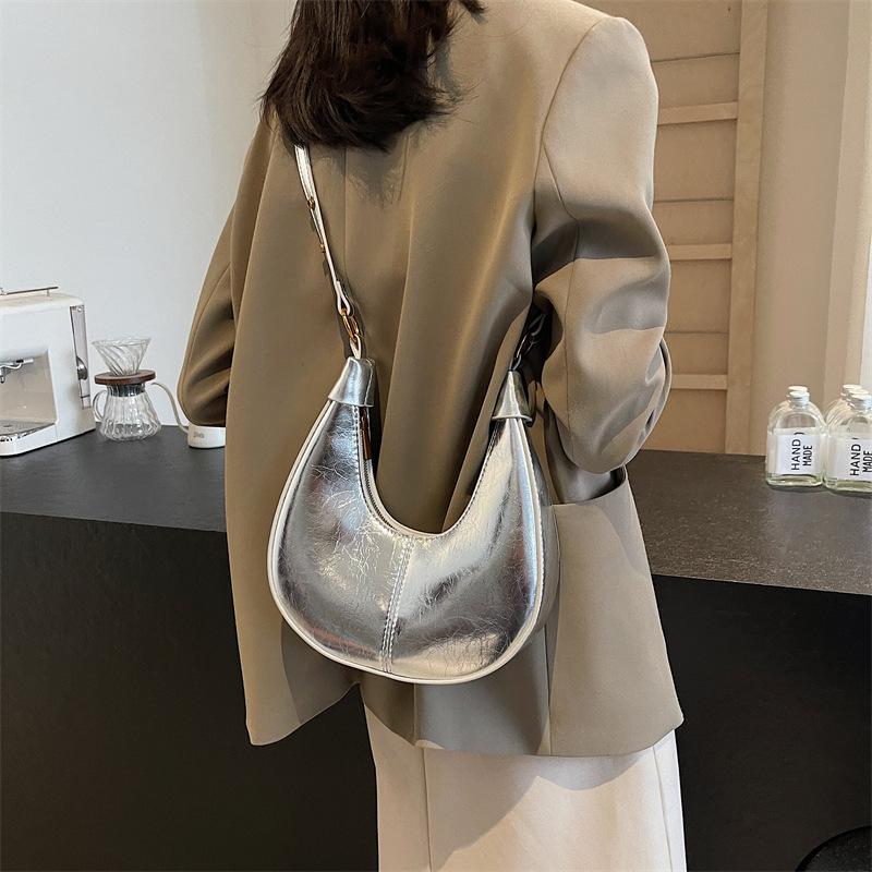 This year's popular bag women's 2025 new fashion high-end sense foreign style shoulder underarm bag retro versatile messenger bag