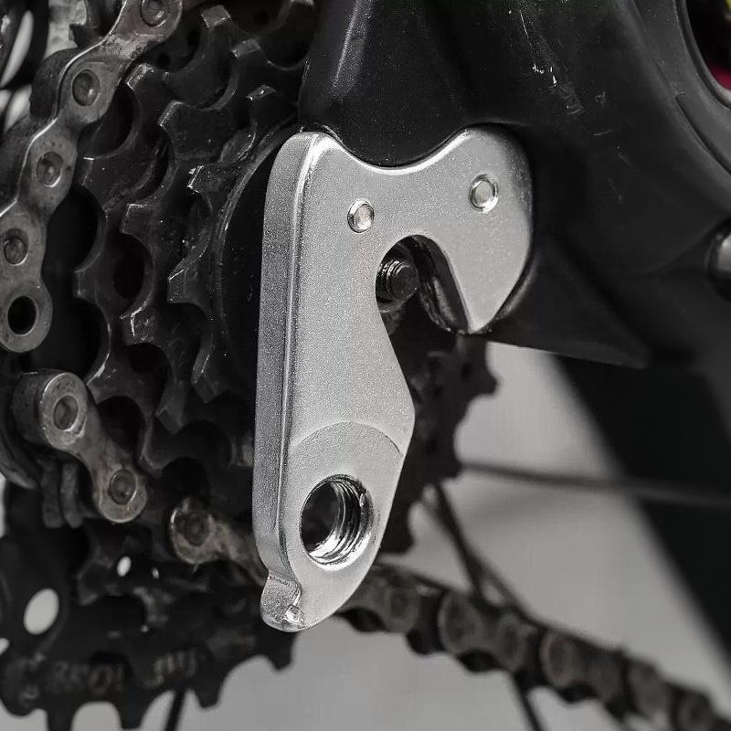 Universal Rear Derailleur Hanger 1PC Durable Anti-Rust Bike Tail Hook for Road Mountain Bicycle Cycling Enthusiasts