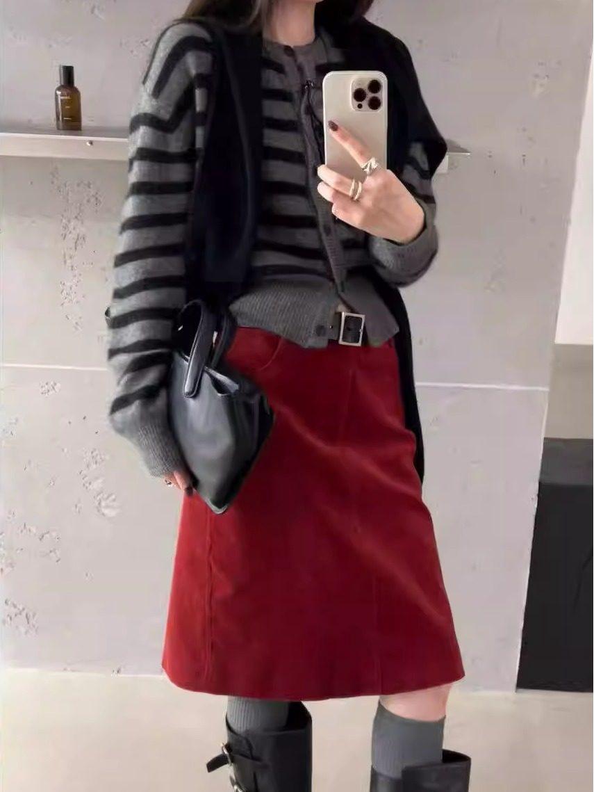 Wine Red High-Waisted Corduroy A-Line Midi Skirt - Retro Korean Style Medium вино красного