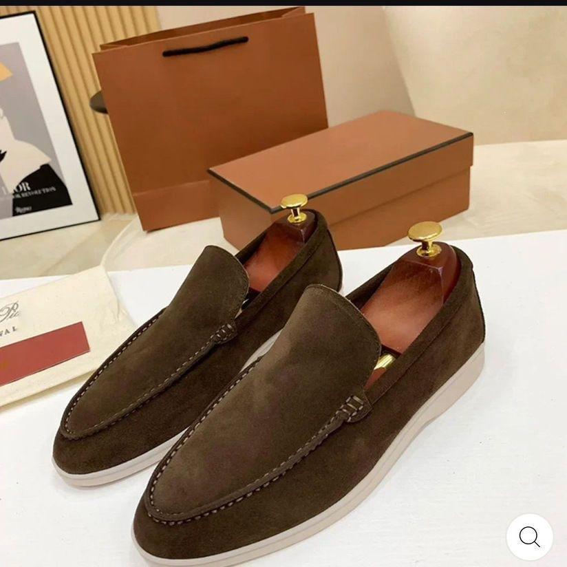 Men's Casual Loafers Are Light, and The Same Lazy Shoes Are Pedaled Every Day.