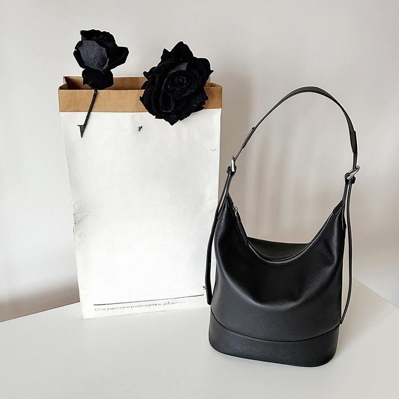 Niche Design, Laid-back Style, Single-shoulder Tote Bag Genuine Leather, High-end Crossbody Bucket Bag