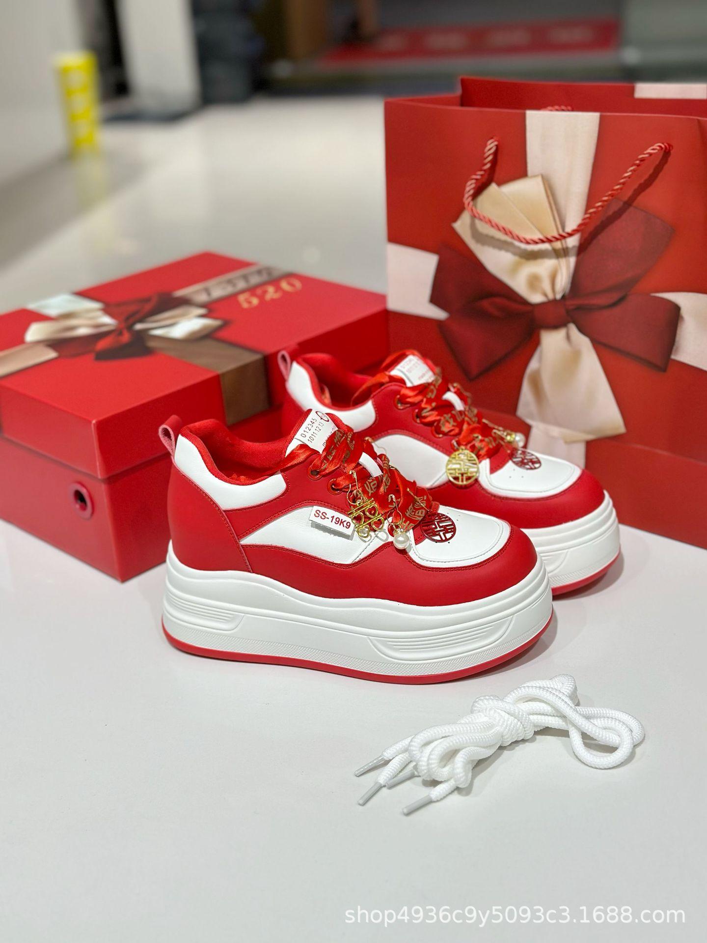 

Ханьфу Сюхэ свадебные туфли 2025 туфли невесты платформа внутренняя высота увеличение 9 см кожа туфли подружки невесты амортизация удобные свадебные туфли 40