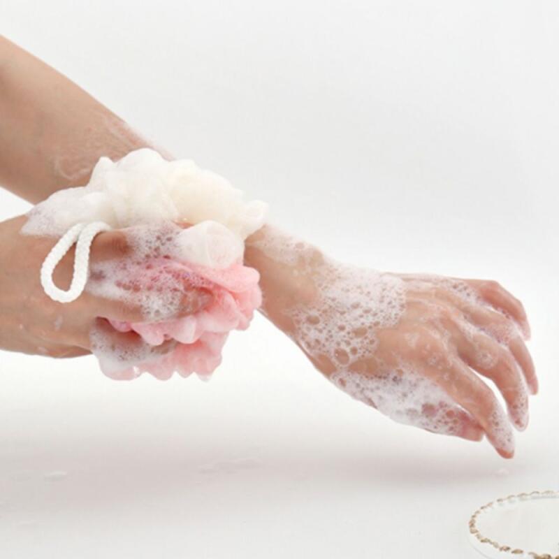 1 two-tone large shower ball (random color)