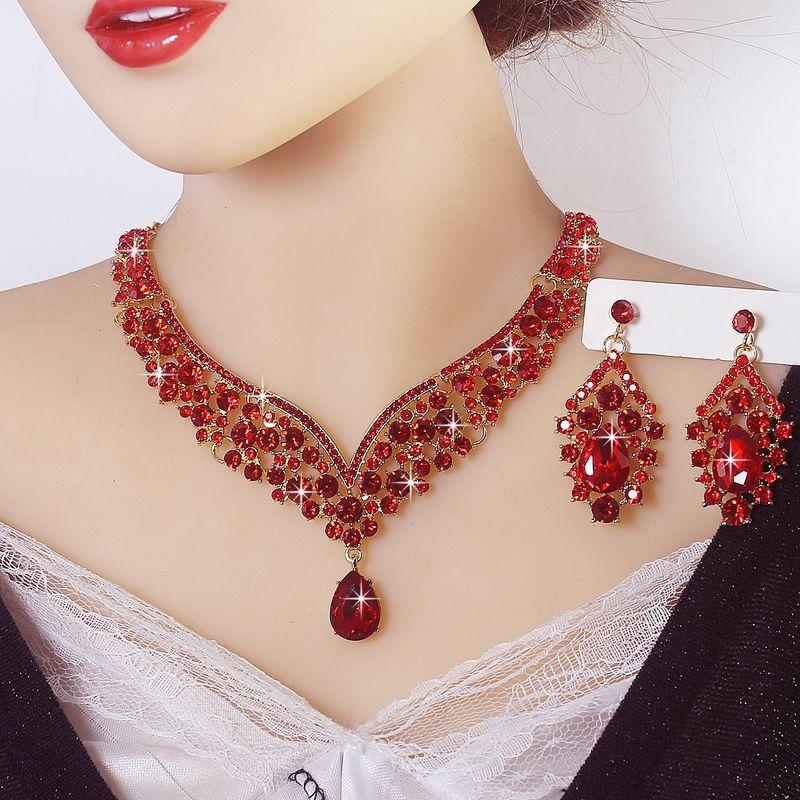Fashion Crystal Necklace Earrings Jewelry Suit Alloy Rhinestone-Encrusted Jewelry Ornament Accessories Ball Performance Super Flash