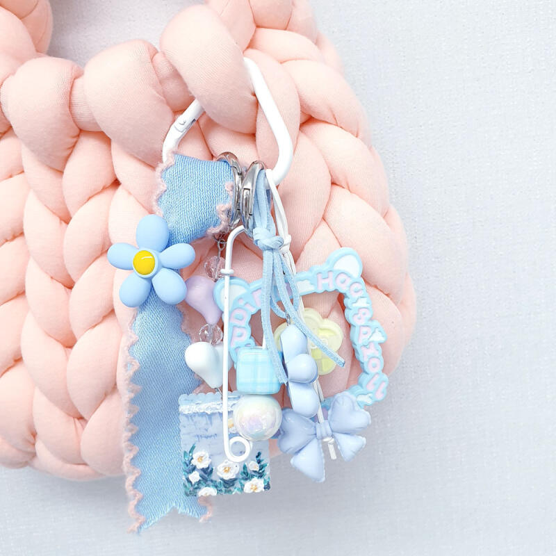 Lace Bead Strap Heart Carabiner Keyring (Type 5) Sweet Yellow