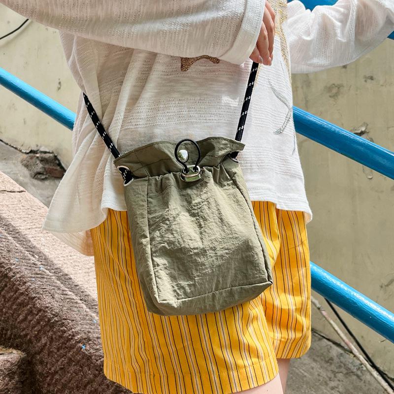 Lightweight Women's Nylon Crossbody Bag: Minimalist Japanese & Korean Style Coin Purse, Casual & Versatile.