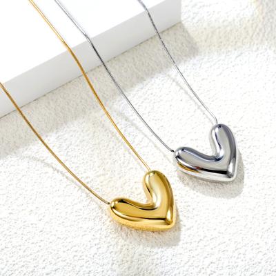 Hot Selling Love Pendant Necklace Stainless Steel Clavicle Chain Niche Temperament INS Style Jewelry Gift Fashion Classic Girl