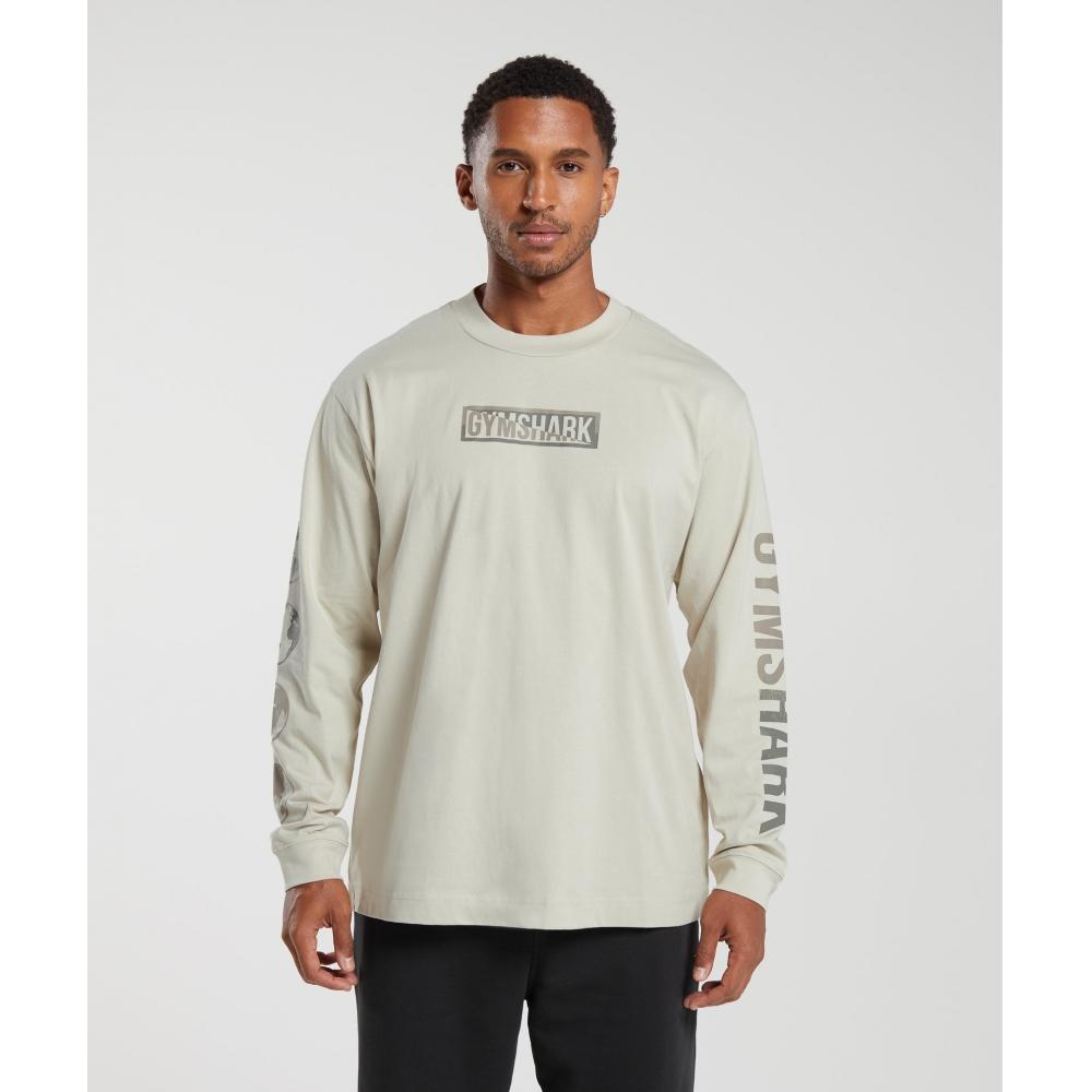 

GYMSHARK Global Graphic Long Sleeve T Shirt Pebble Grey A5A3O GB7P