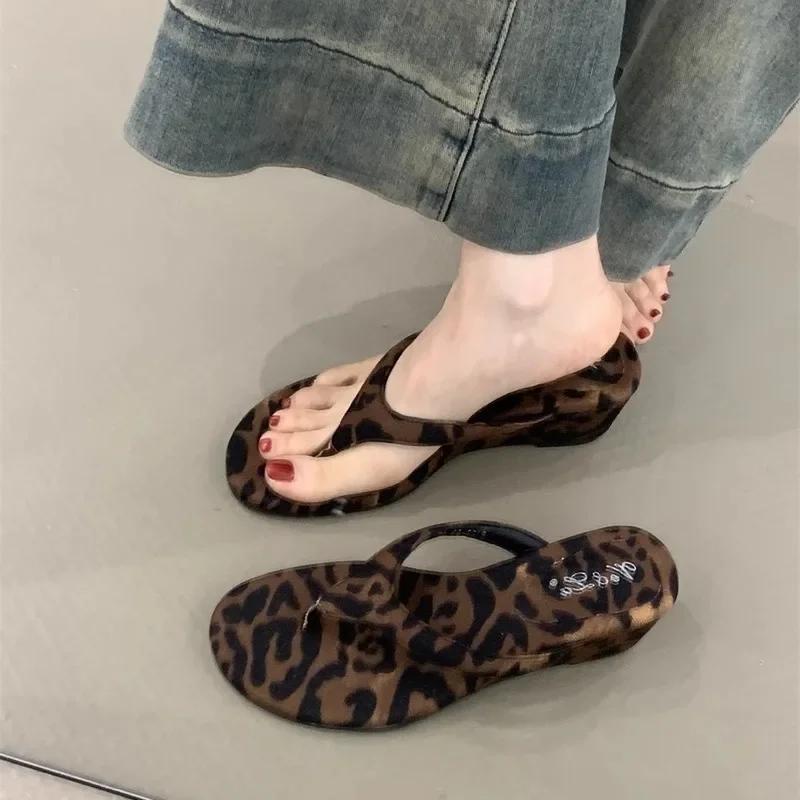 Fashion Ladies Shoes On Sale 2025 Hot Sale Flip Flops Women's Slippers Outdoor Casual Slippers Women Round Toe Wedges Shoes for Women