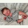 Bambola Reborn da 49 cm Levi Pelle Dipinta 3D Bambola Neonato Realistica 19 Pollici Capelli Impiantati Realistici Bambola Giocattolo per Bambina e Bambino Regalo di Compleanno Natale