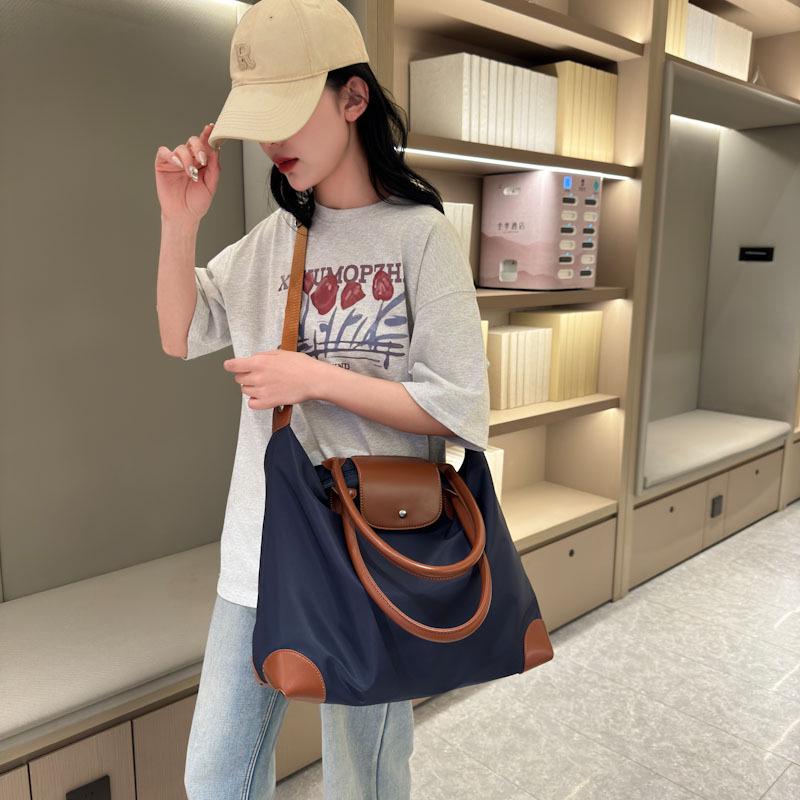 Large Capacity Commute Tote: Durable Handheld Bag for Computer, Yoga, Fitness, and Sports