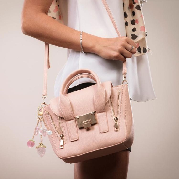 Eye Catching Resin Fruit Keychain With Bows Detachable Bag Charm Cute Fashion Gift Elegant Bags Pendant for Women