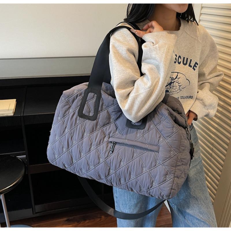 Cloth bag women's large-capacity new autumn and winter messenger business travel luggage sports fitness bag travel bag