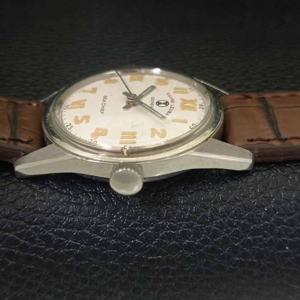 VINTAGE FAVRE LEUBA SEA CHIEF HAND-WINDING SWISS MENS WHITE DIAL WATCH A703811-1