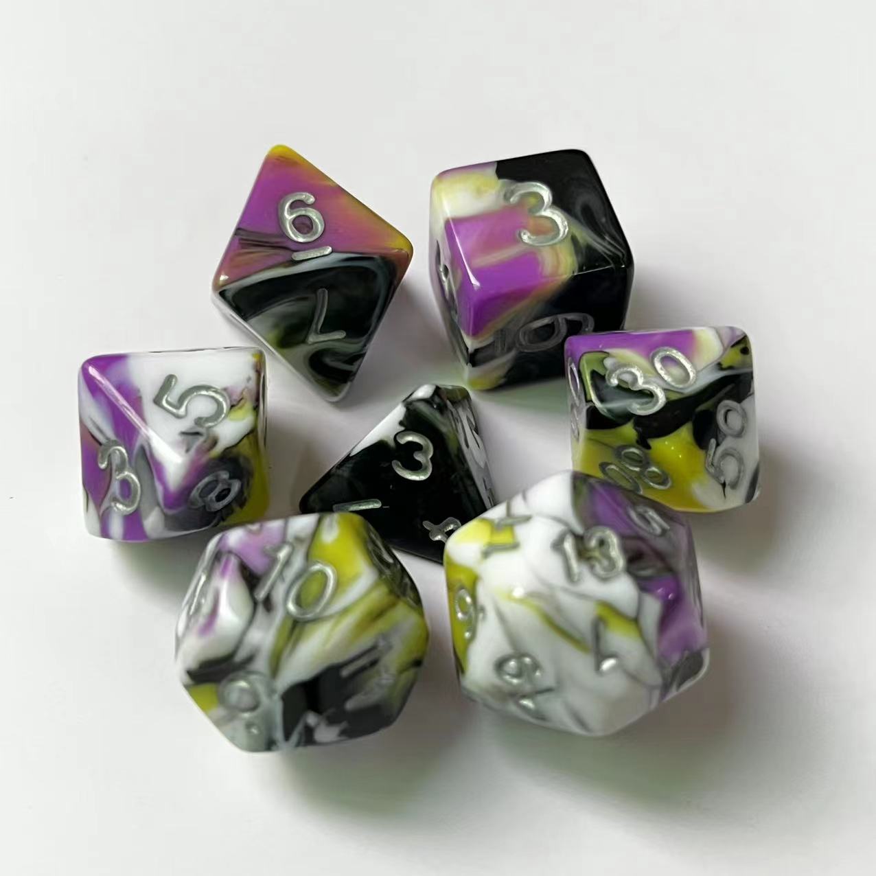 

Игральные кости 7 шт. / комплект Подарочные аксессуары для настольной игры DND