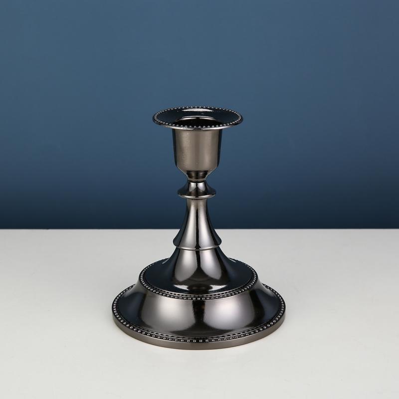 Europäischer dreiköpfiger Luxus-Kerzenständer für romantische Kerzenlicht-Dinner