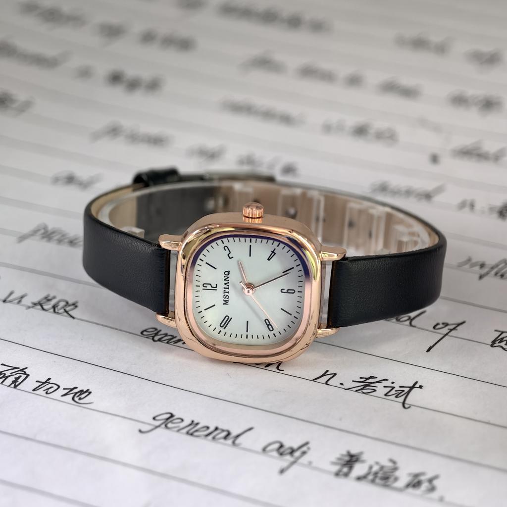 Retro Exam Watch Female Student High Value Light Luxury British Small Fragrant Style Small Dial Women'S Quartz Watch