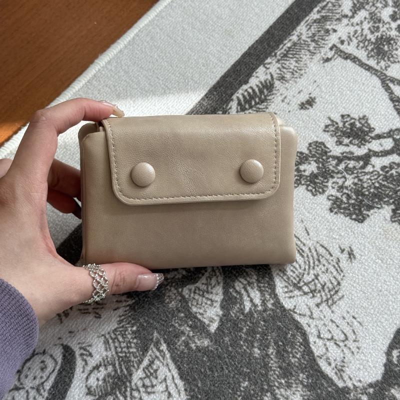 Vintage Leather Snap Button Trifold Wallet with Card Slots and Zipper Coin Pocket for Women Men