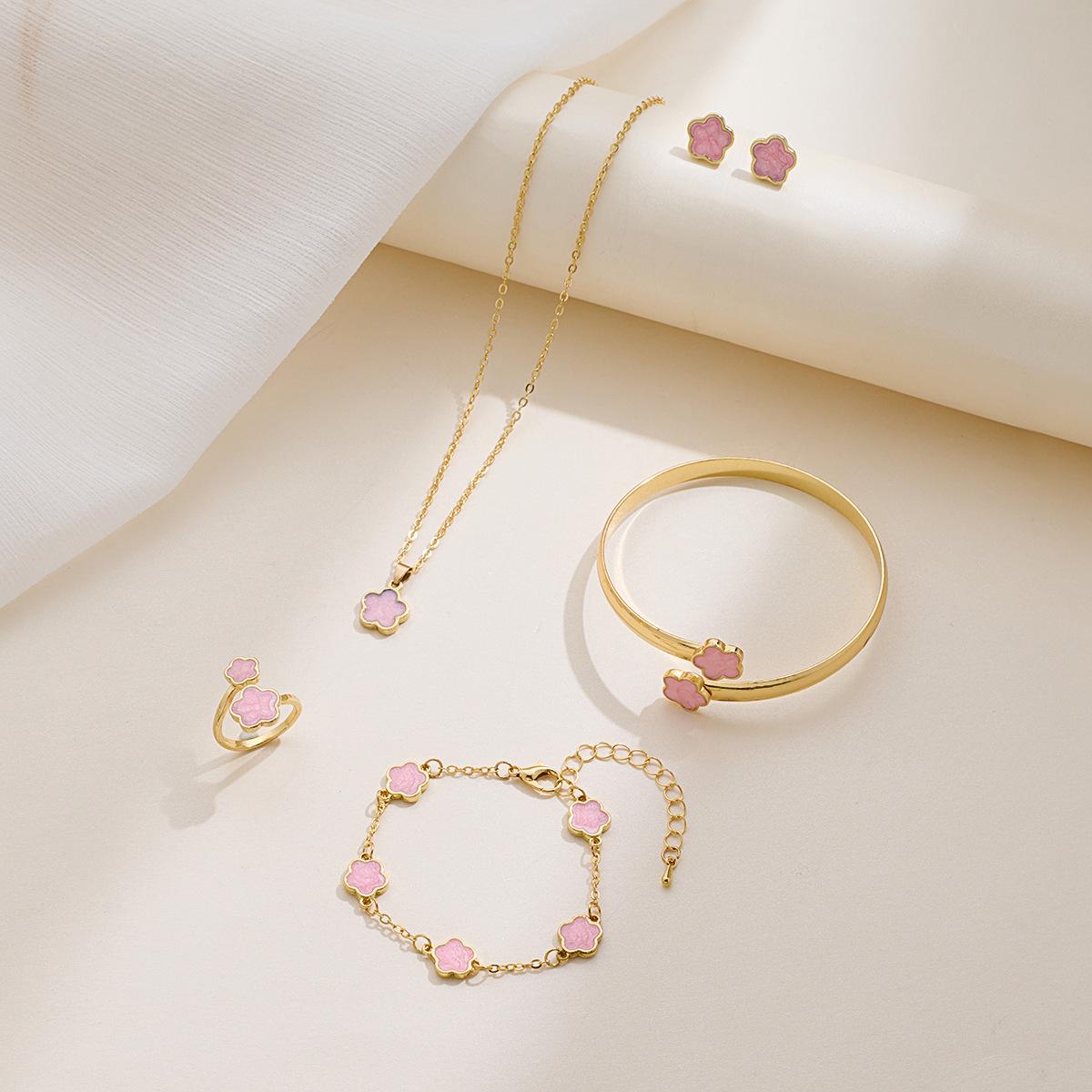 

Набор украшений «Клевер с пятью лепестками»: Браслет, ожерелье, кольцо и серьги «Счастливый цветок» для женщин