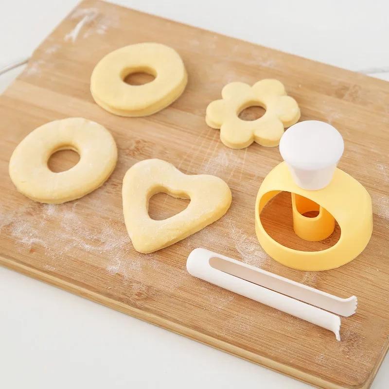 Donut Cutters Set Round Baking Donut Mould Maker with Dipping Plier DIY Donut Tools Cookie Cutter for Home Kitchen Baking Pastry