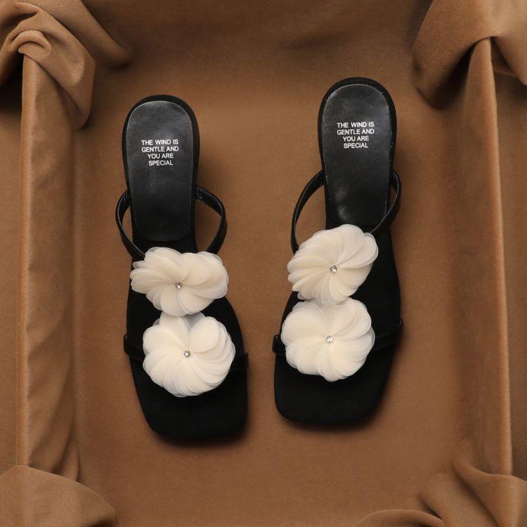 Flower Slope Heel Open Toe One-word Women's Outer Wear 2025 Summer New Fashion Absolutely Versatile High-end Slippers