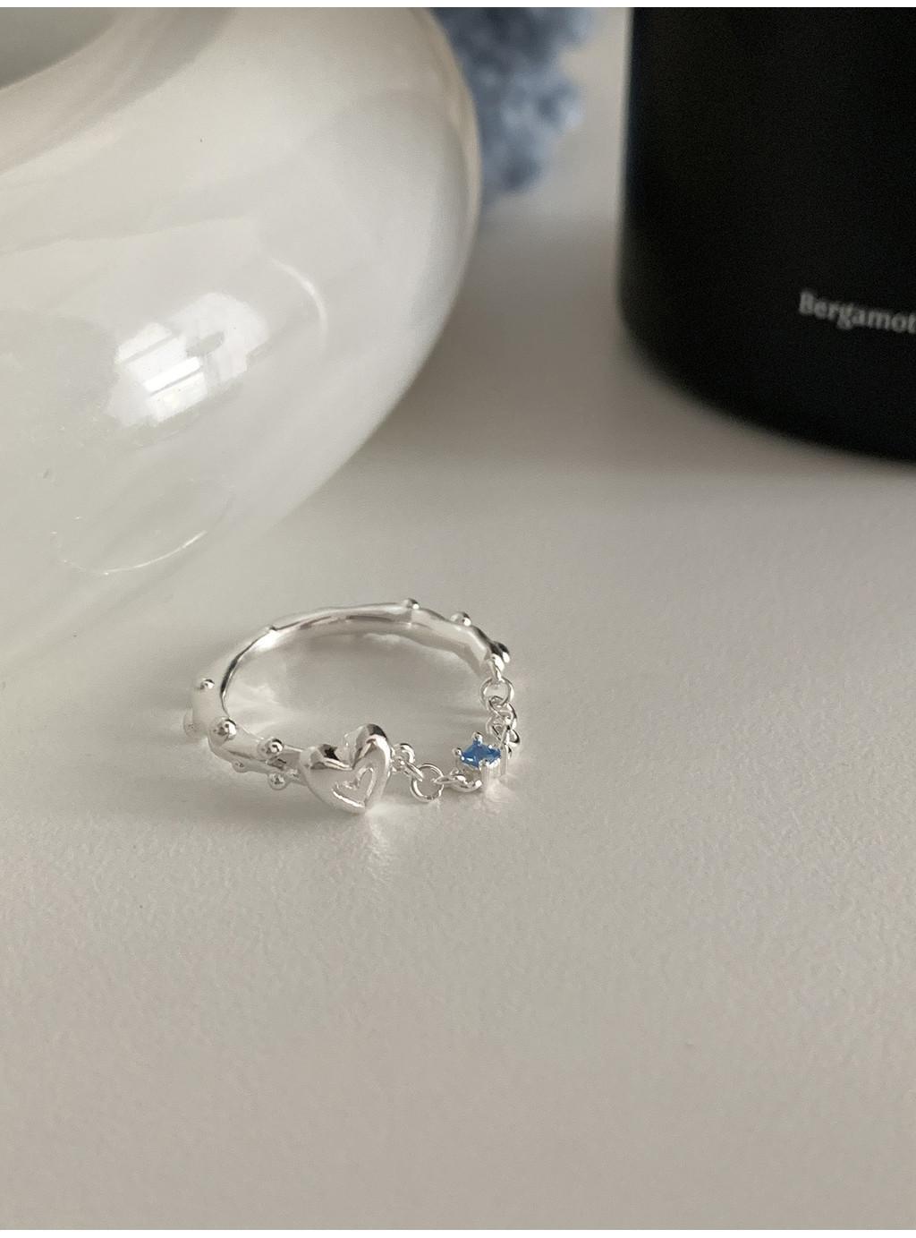 Unique Blue Rhinestone Heart Chain Ring For Women Fashionable Silver Plated Design