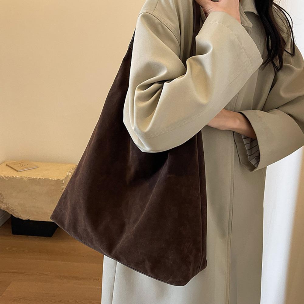 New Autumn and Winter Vintage Women's Bag Fashion Large Capacity Suede Shoulder Bag Simple with Button Versatile Bucket Bag