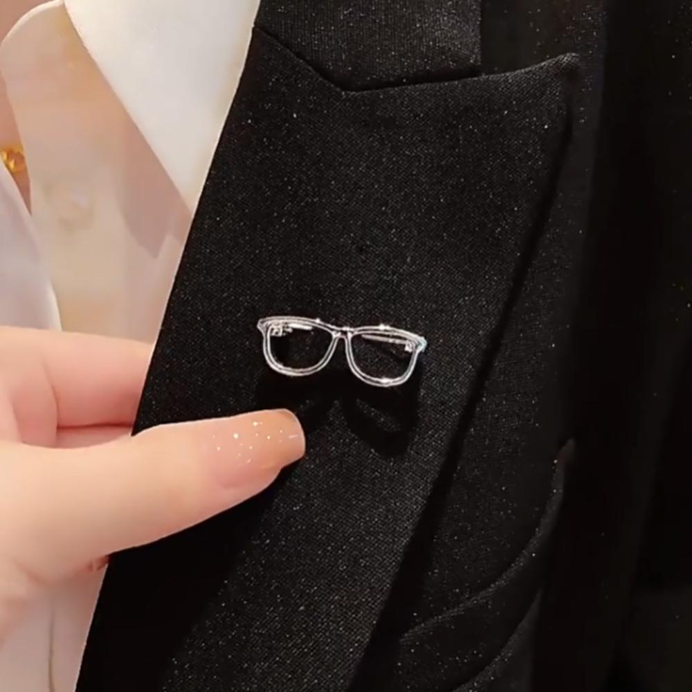Cute Cartoon Mini High-end Minimalist Smooth Surface Glasses Brooch Versatile Niche Personalized Pin Accessory