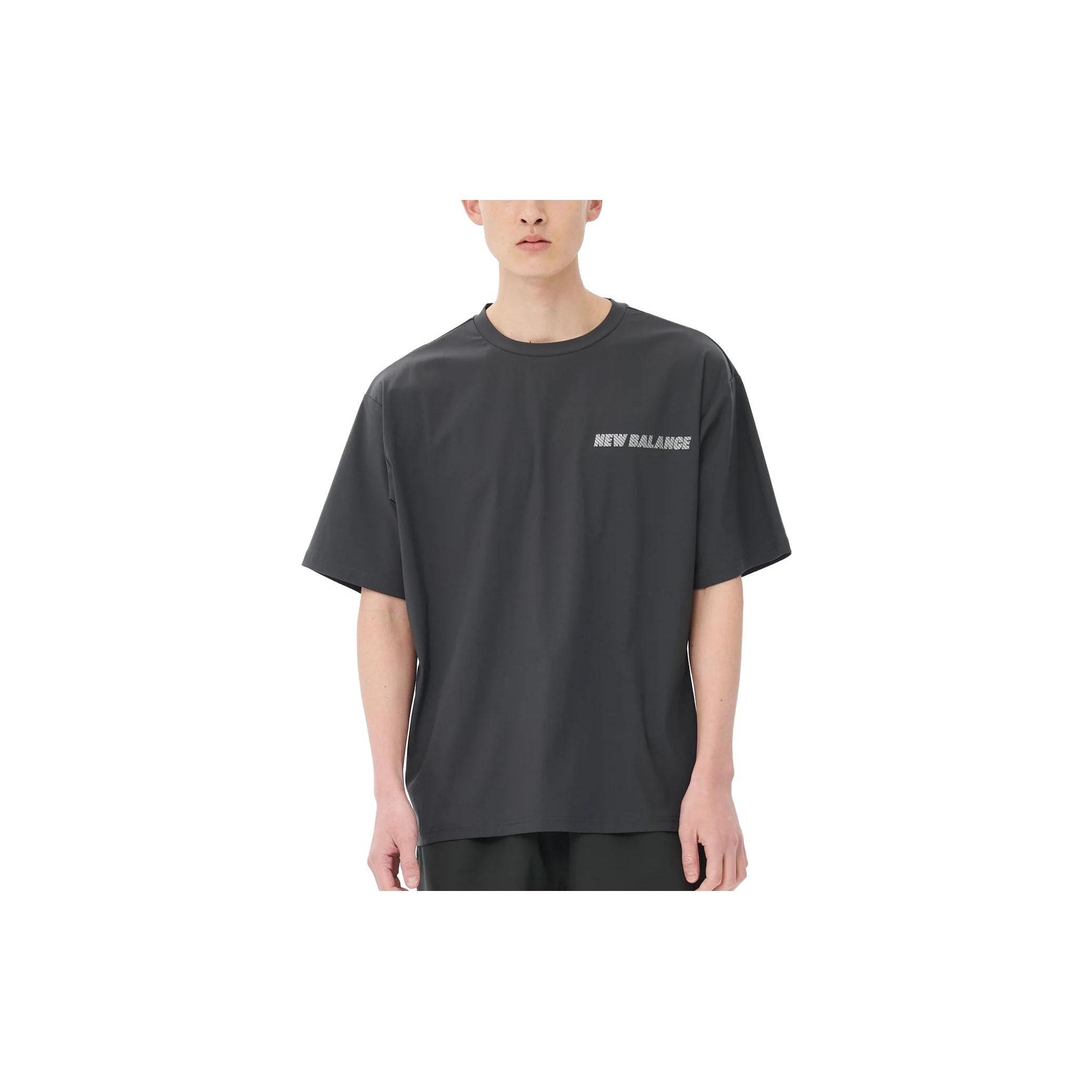 

New Balance Solid Color Logo Print Front Pocket Crew Neck T-Shirt Men Tops Black AMT35002-ACK