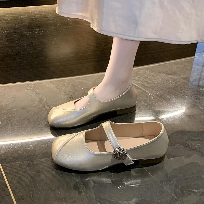 

Retro square head low heel Mary Jane shoes women s summer new silver Velcro single shoes with skirt grandma shoes 40 шампанского